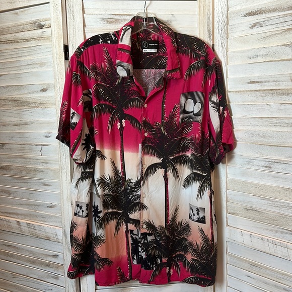 Original Use Tropical Short Sleeve Button Down Shirt - Picture 5 of 5